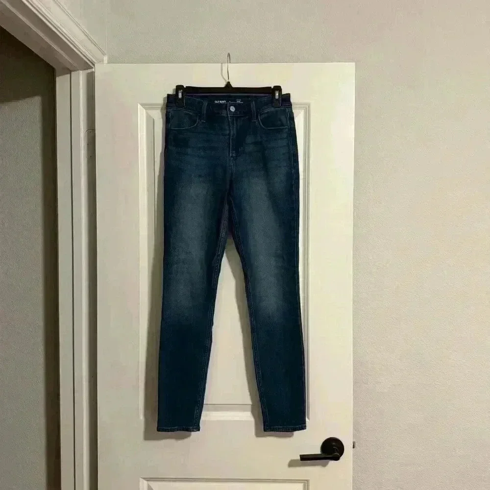 OLD NAVY SUPER SKINNY JEANS SIZE 4 - Picture 1 of 3